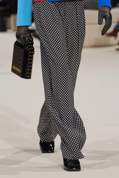Look 77
